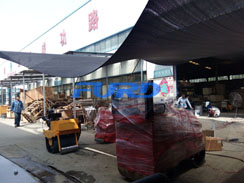 福瑞得機(jī)械微動(dòng)態(tài)--座駕壓路機(jī)、手扶壓路機(jī)、灌縫機(jī)包裝發(fā)貨